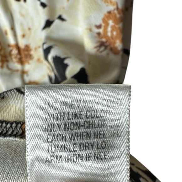 Croft & Barrow Women’s Henley T-Shirt Floral Tie-Dye Print Black Brown Size M - Picture 4 of 7